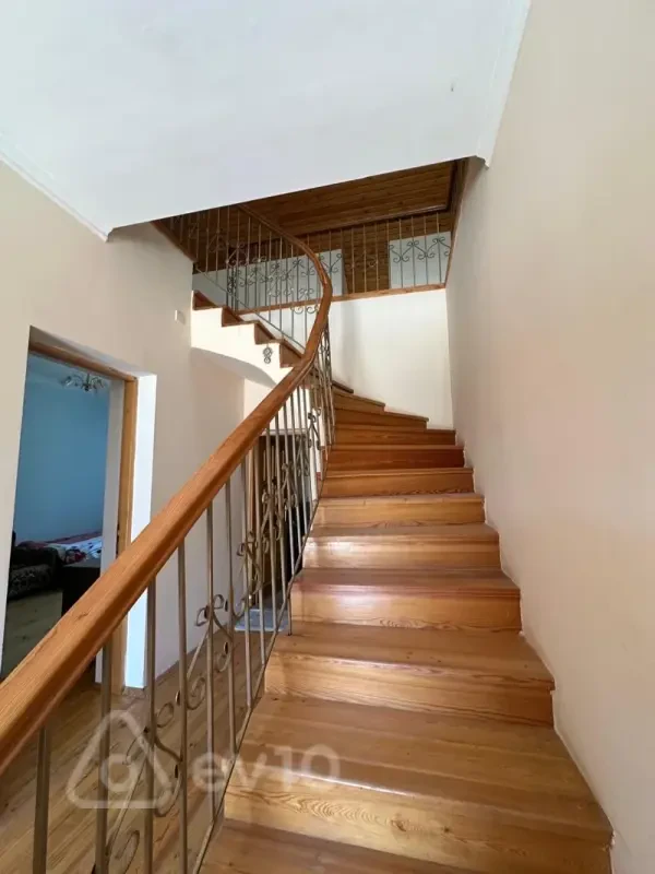 Satılır 3 otaqlı həyət evi 10000 m²