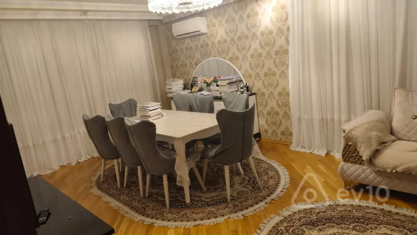 Satılır 3 otaqlı yeni tikili 120 m²