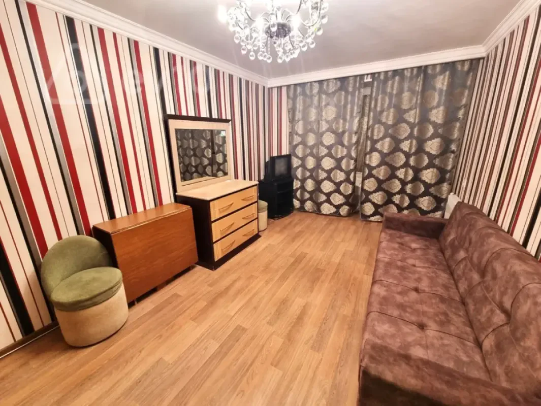 Kirayə verilir 1 otaqlı köhnə tikili 42 m²