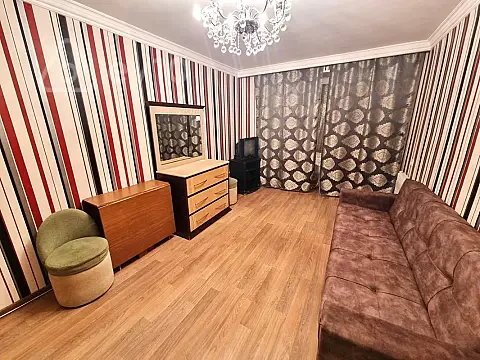 Kirayə verilir 1 otaqlı köhnə tikili 42 m² — Bakı, Nizami 1 otaq 42.00 m²