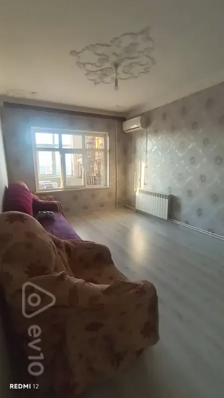 Kirayə verilir 2 otaqlı köhnə tikili 50 m²