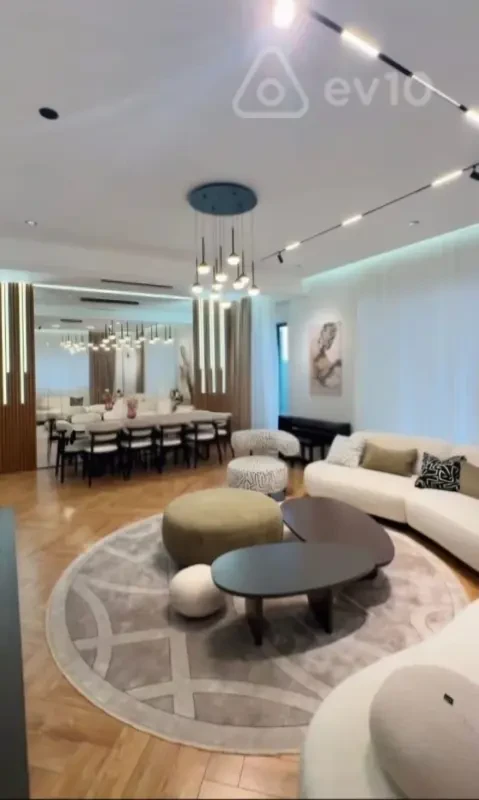 Kirayə verilir 3 otaqlı yeni tikili 160 m²