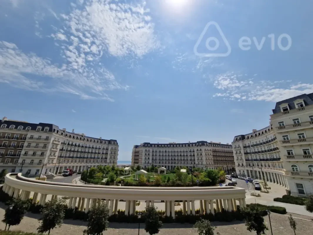 Kirayə verilir 4 otaqlı yeni tikili 170 m²