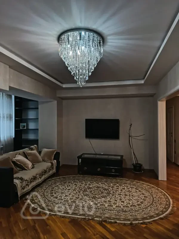 Kirayə verilir 3 otaqlı köhnə tikili 90 m²