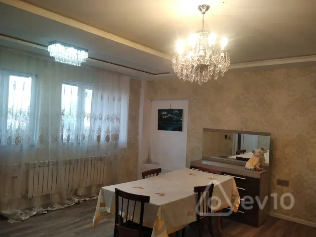 Kirayə verilir 3 otaqlı köhnə tikili 75 m²
