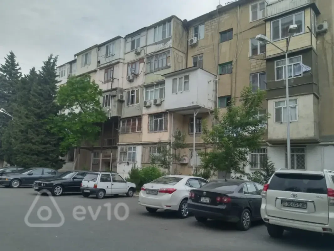 Kirayə verilir 1 otaqlı köhnə tikili 3400 m²