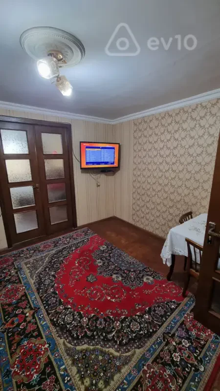 Satılır 2 otaqlı köhnə tikili 47 m²