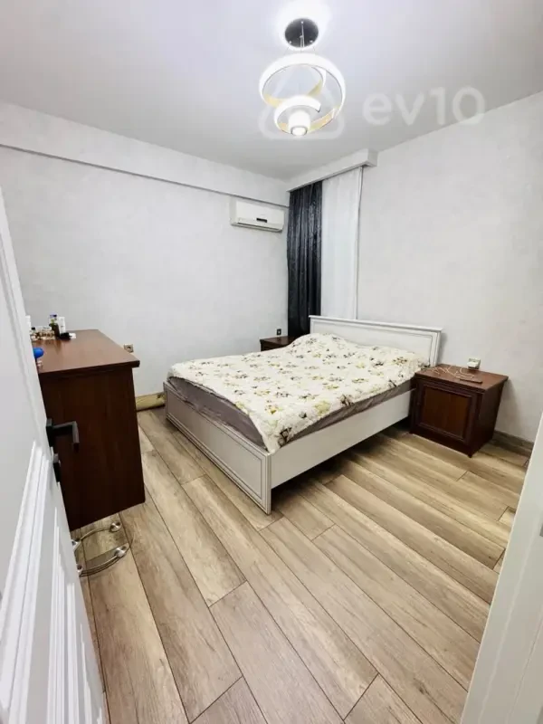 Kirayə verilir 3 otaqlı köhnə tikili 80 m²