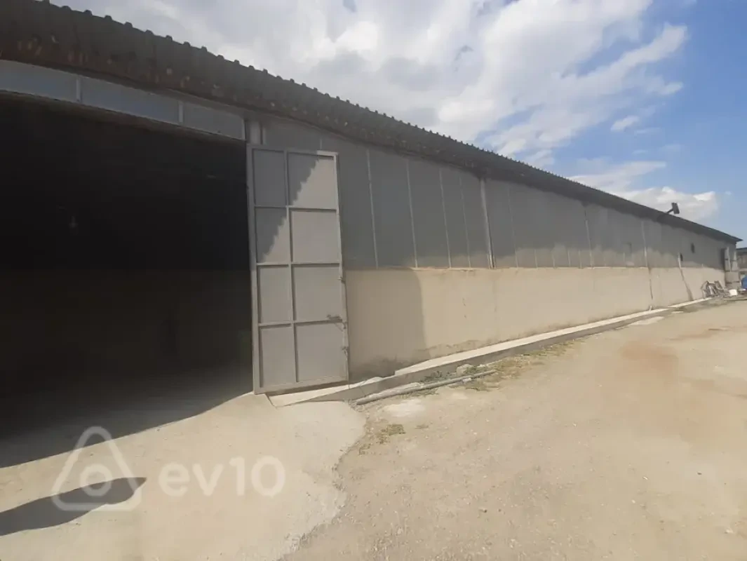 Kirayə verilir mənzil 360 m²