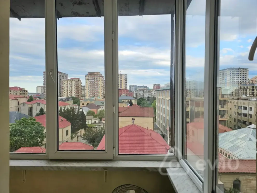 Kirayə verilir 3 otaqlı köhnə tikili 85 m²