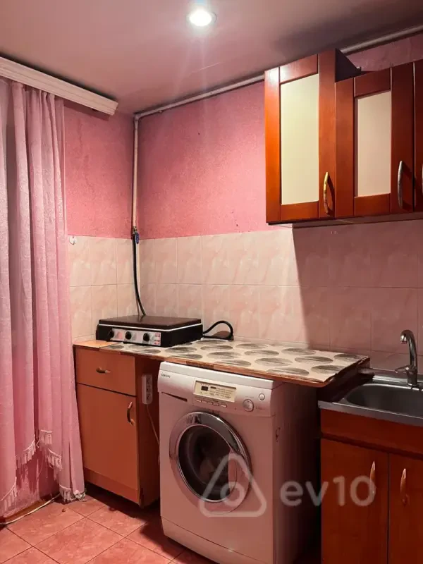 Kirayə verilir 1 otaqlı köhnə tikili 45 m²