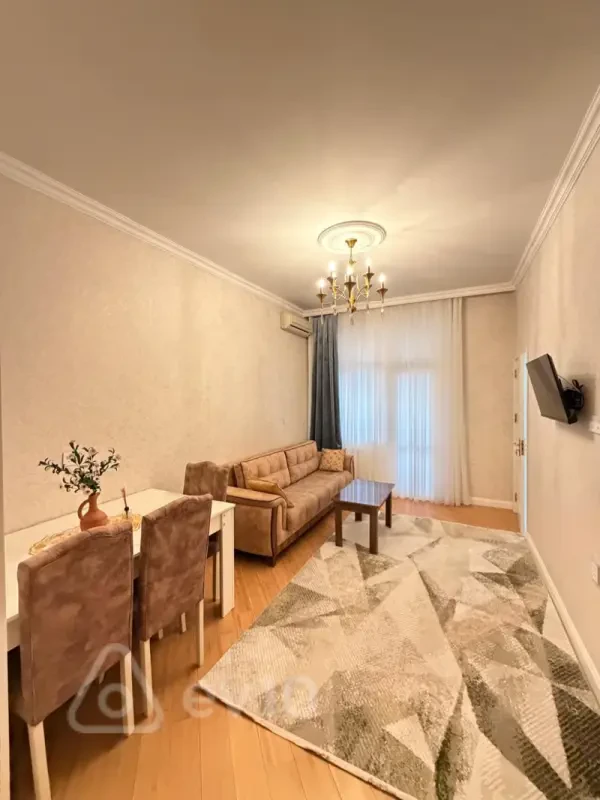 Kirayə verilir 2 otaqlı yeni tikili 70 m²