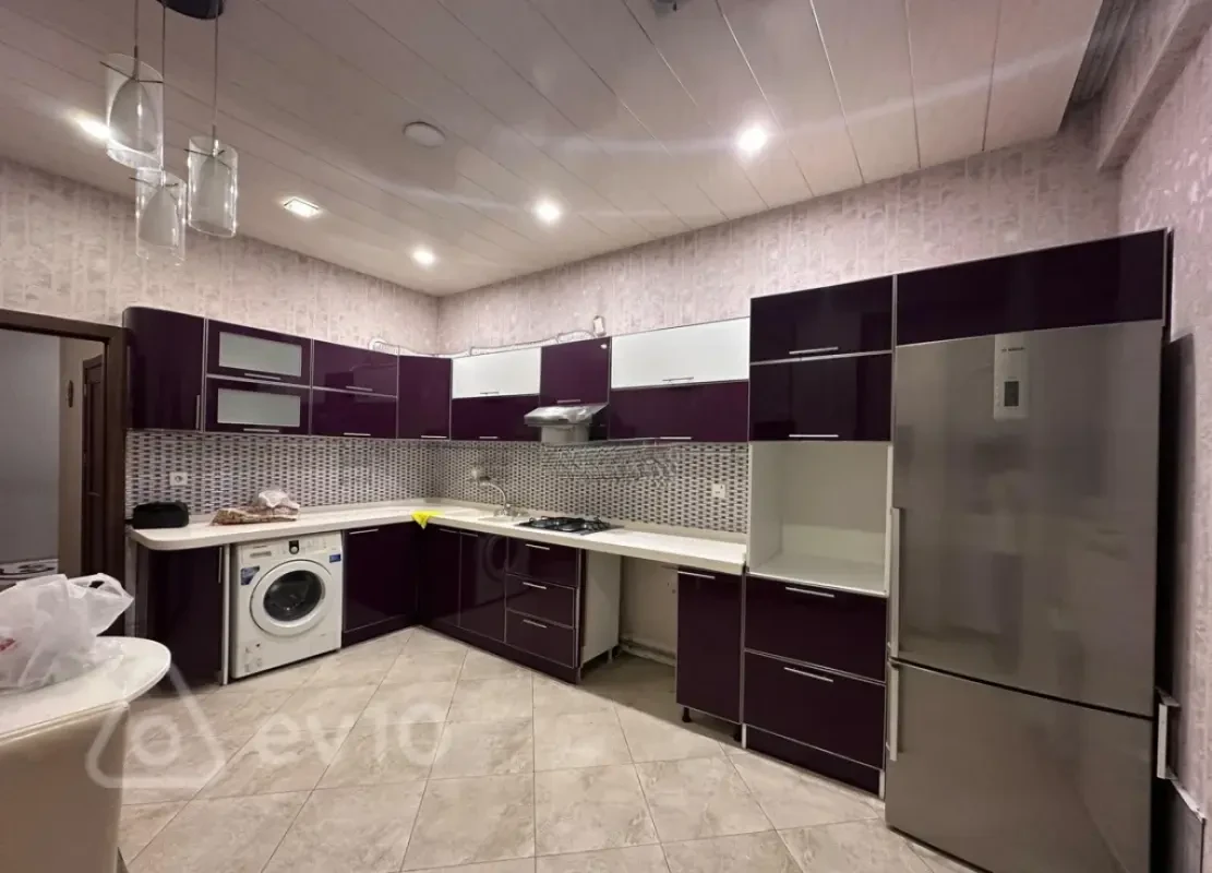 Satılır 3 otaqlı yeni tikili 83 m²