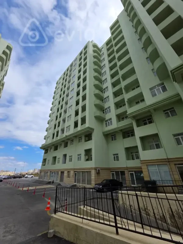 Satılır 2 otaqlı yeni tikili 60 m²