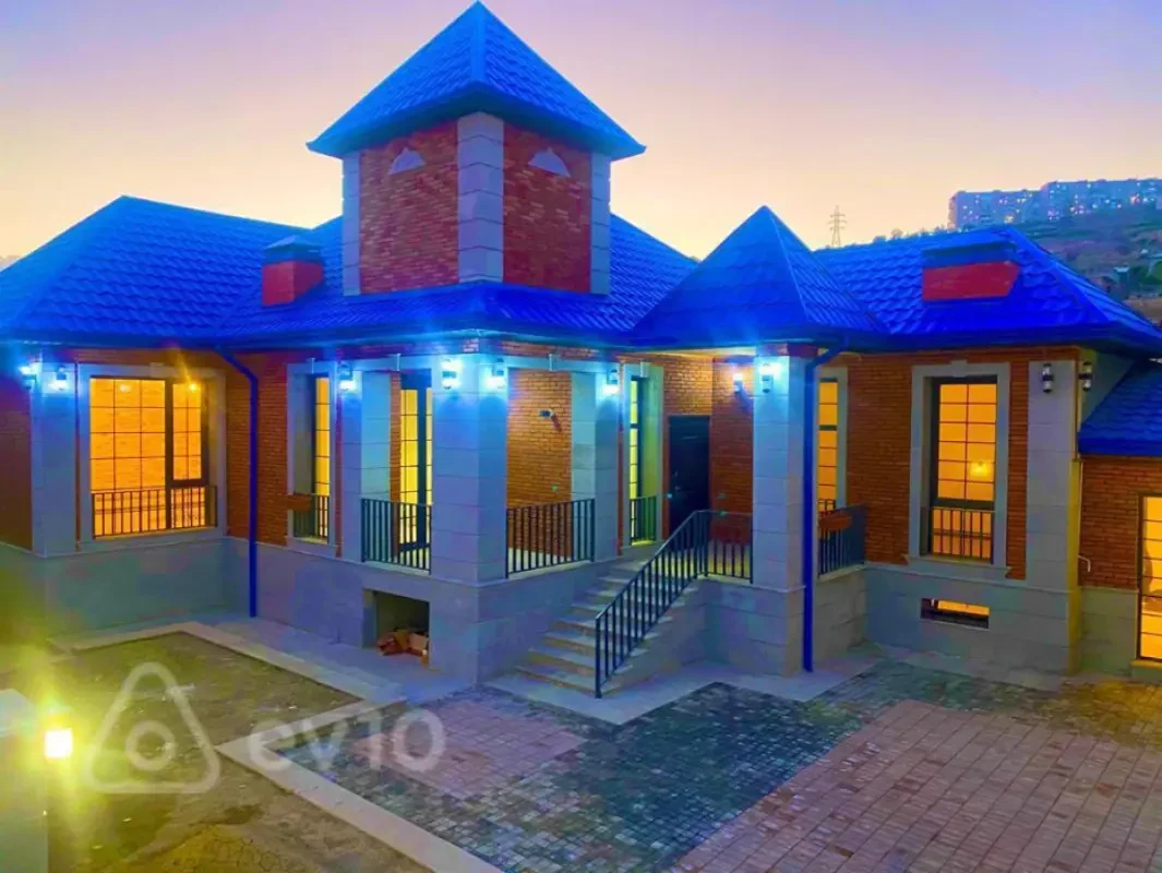 Satılır 4 otaqlı həyət evi 160 m²
