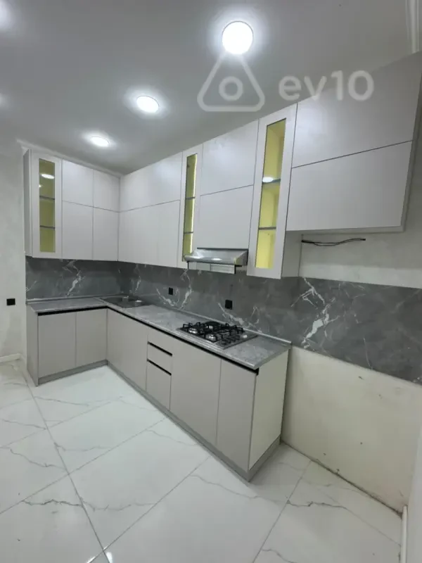 Kirayə verilir 3 otaqlı yeni tikili 95 m²
