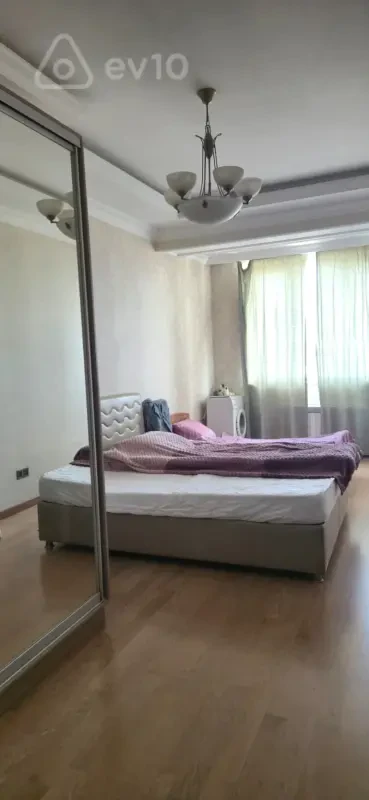 Kirayə verilir 2 otaqlı yeni tikili 80 m²