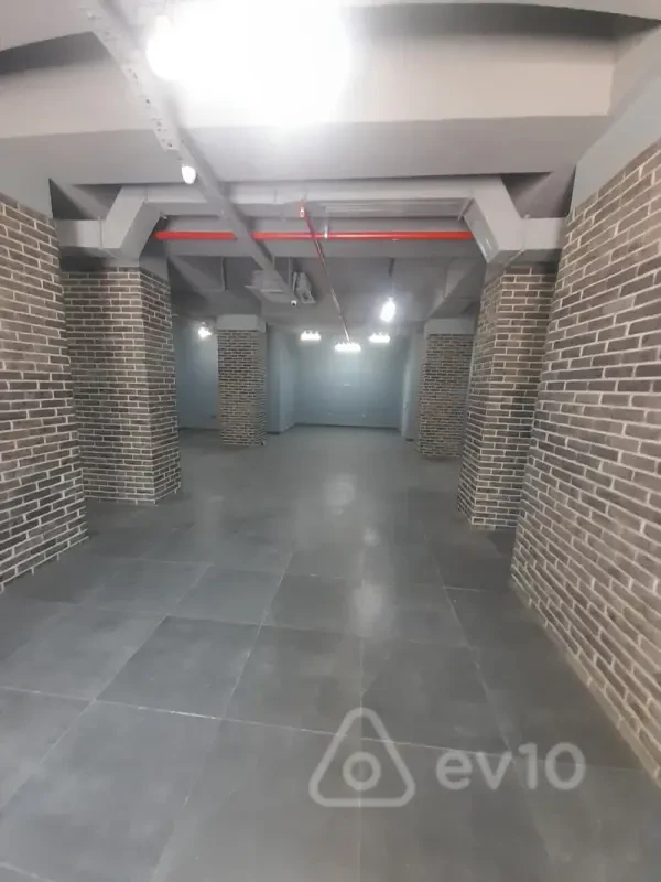 Kirayə verilir mənzil 500 m²