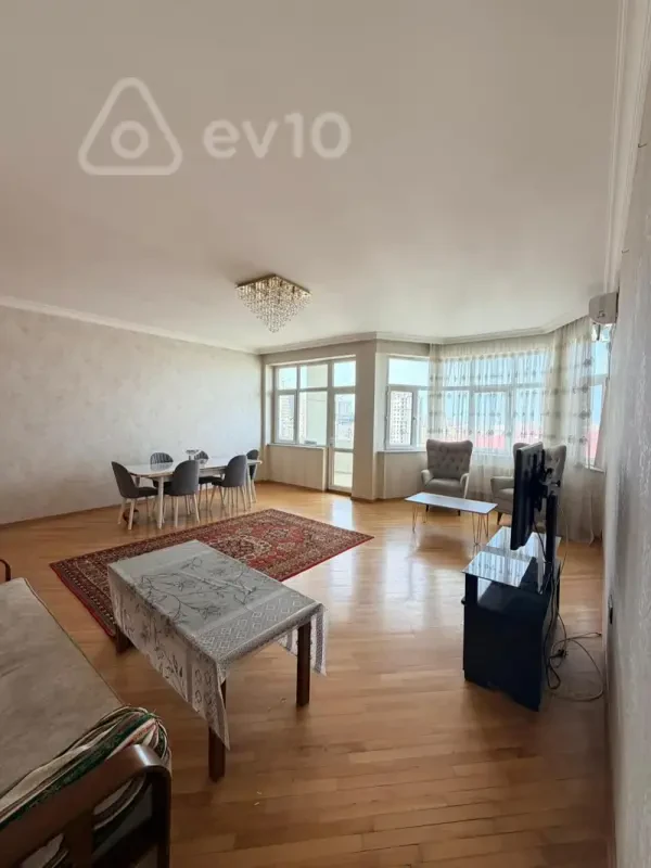 Kirayə verilir 3 otaqlı yeni tikili 170 m²