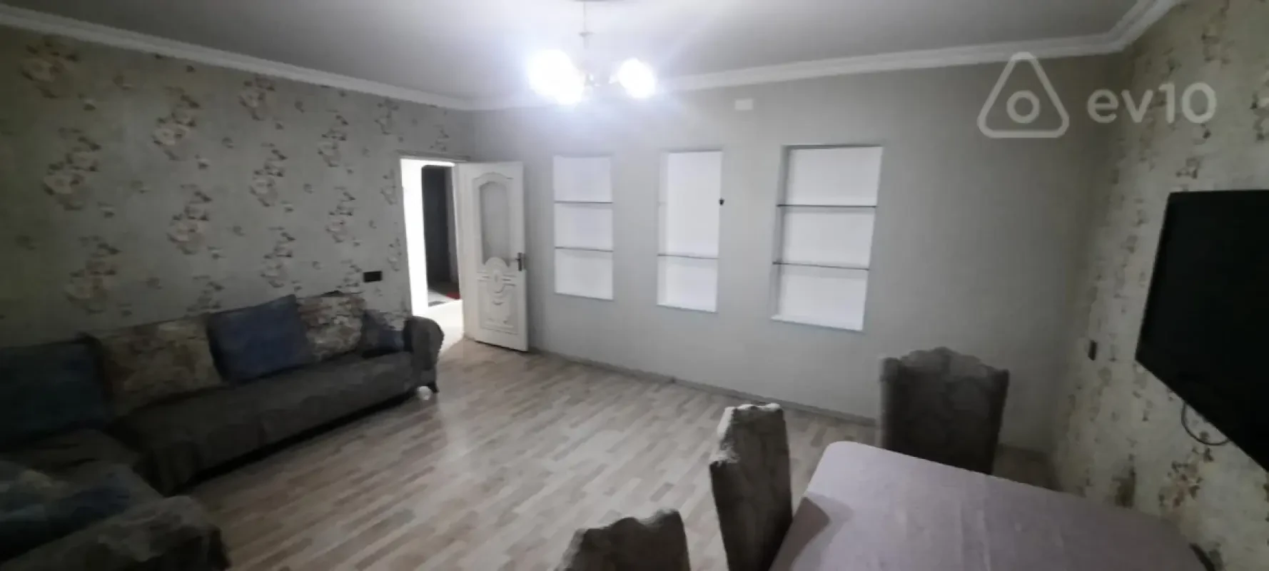 Kirayə verilir 4 otaqlı köhnə tikili 100 m²