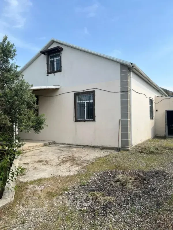 Kirayə verilir 6 otaqlı həyət evi 130 m²