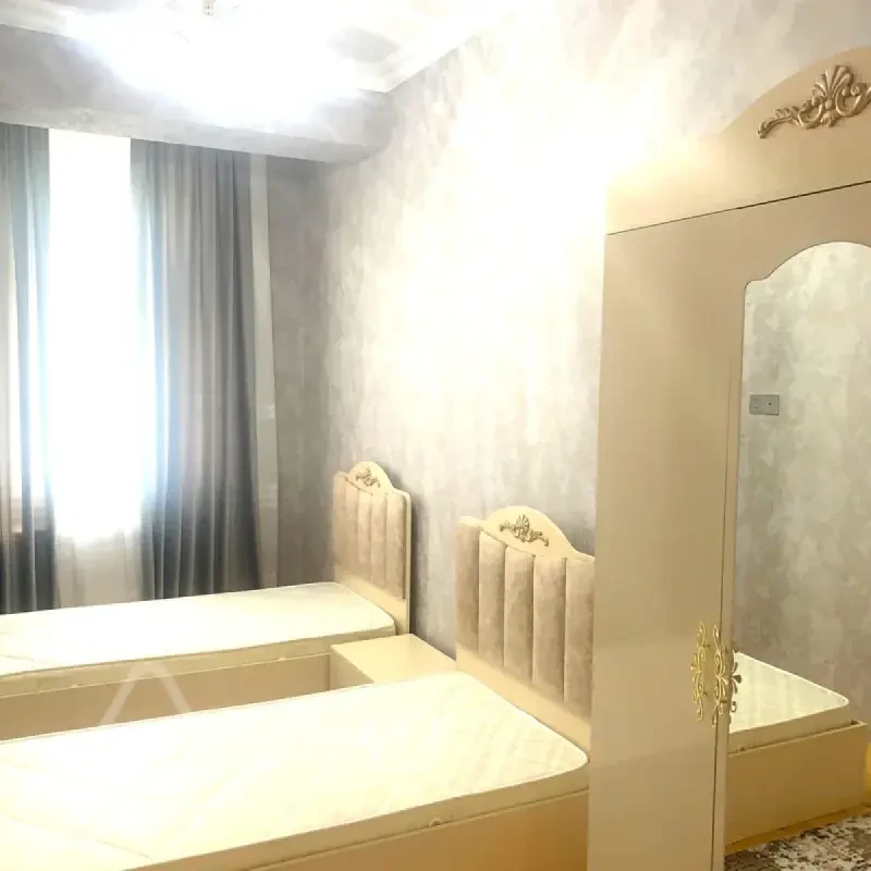Kirayə verilir 2 otaqlı yeni tikili 80 m²