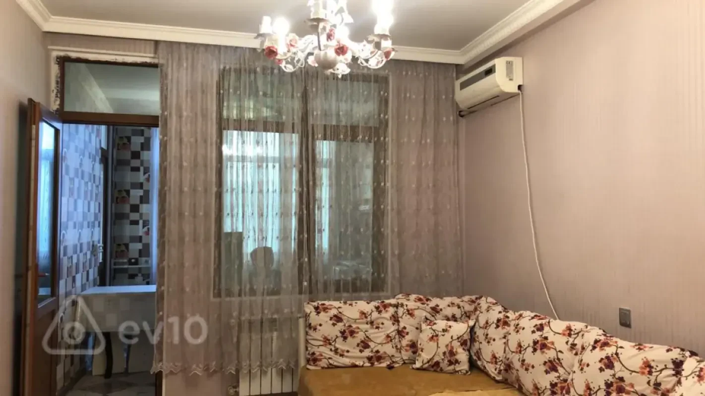 Kirayə verilir 2 otaqlı yeni tikili 50 m²