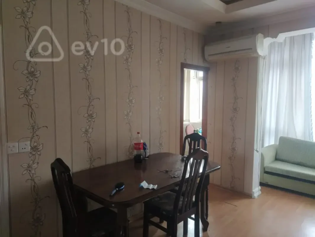 Kirayə verilir 2 otaqlı köhnə tikili 45 m²