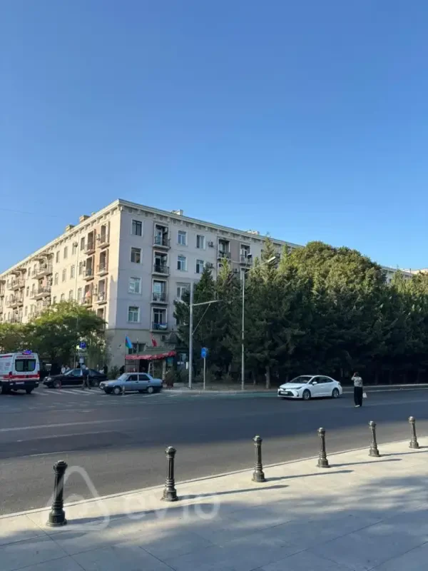 Satılır 3 otaqlı köhnə tikili 85 m²