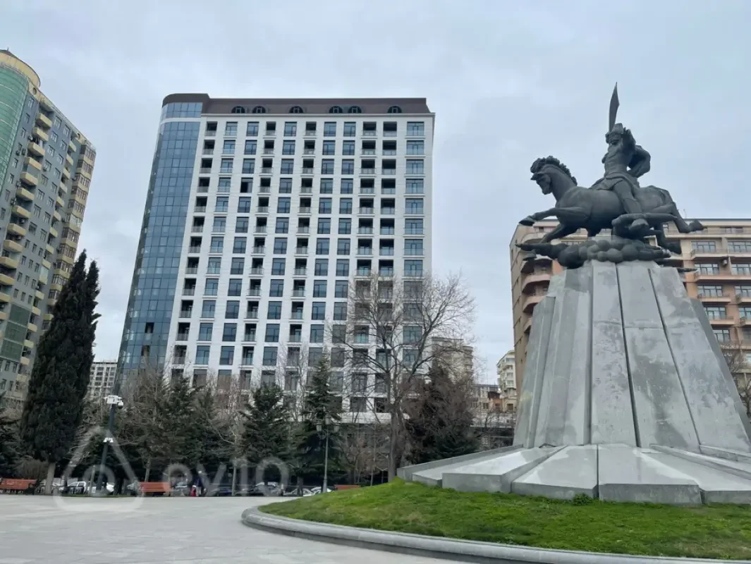 Satılır 3 otaqlı yeni tikili 137 m²