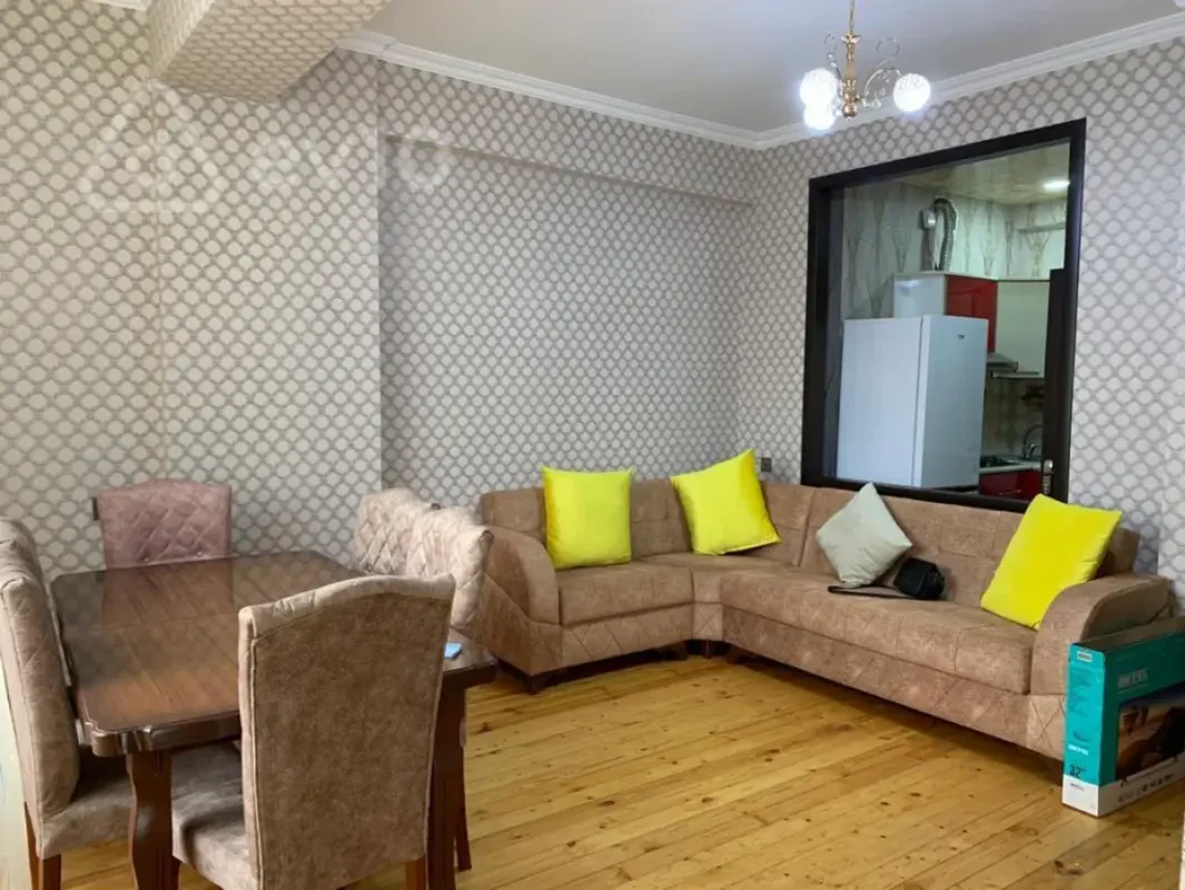 Kirayə verilir 2 otaqlı yeni tikili 65 m²