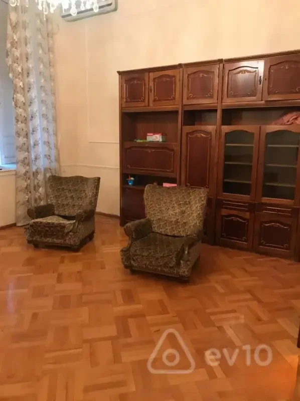 Satılır 3 otaqlı köhnə tikili 106 m²