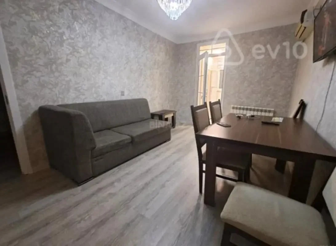 Kirayə verilir 3 otaqlı köhnə tikili 65 m²