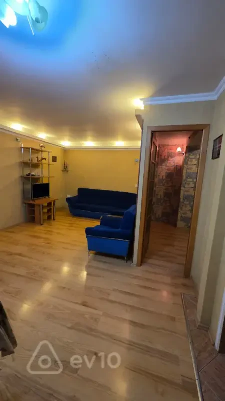 Kirayə verilir 3 otaqlı köhnə tikili 75 m²