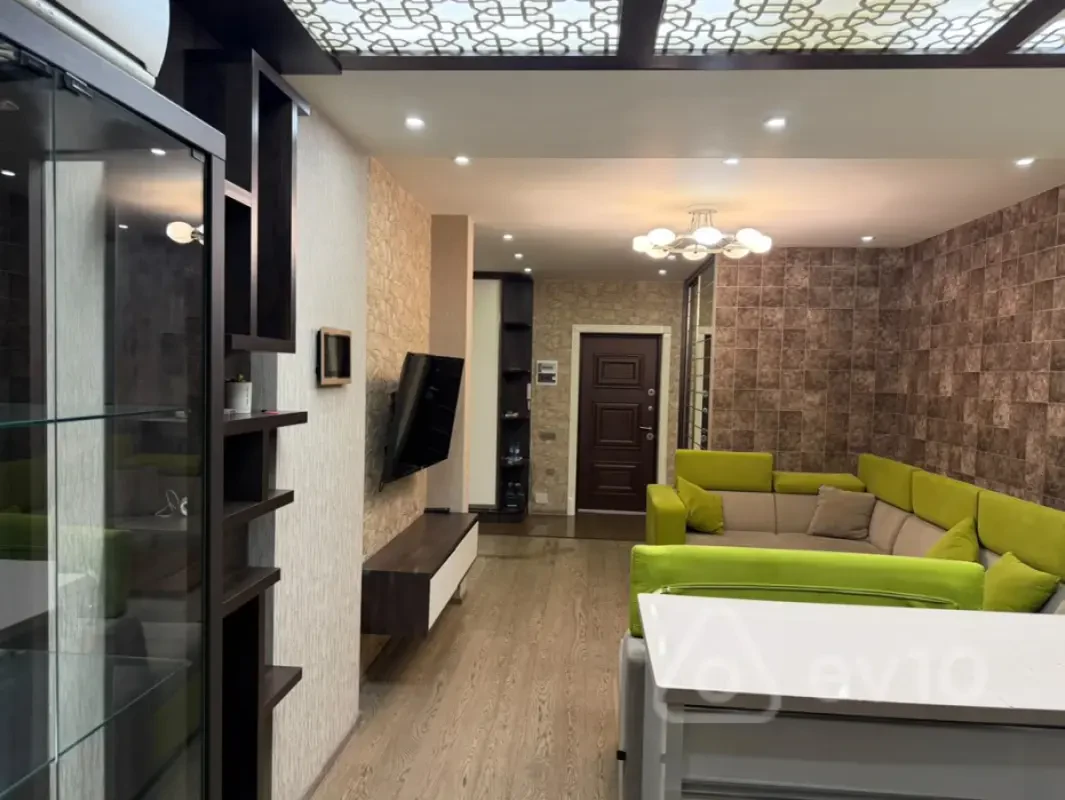 Kirayə verilir 2 otaqlı yeni tikili 70 m²