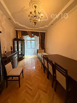 Satılır 4 otaqlı köhnə tikili 110 m² — Bakı, Nərimanov 4 otaq 110.00 m²
