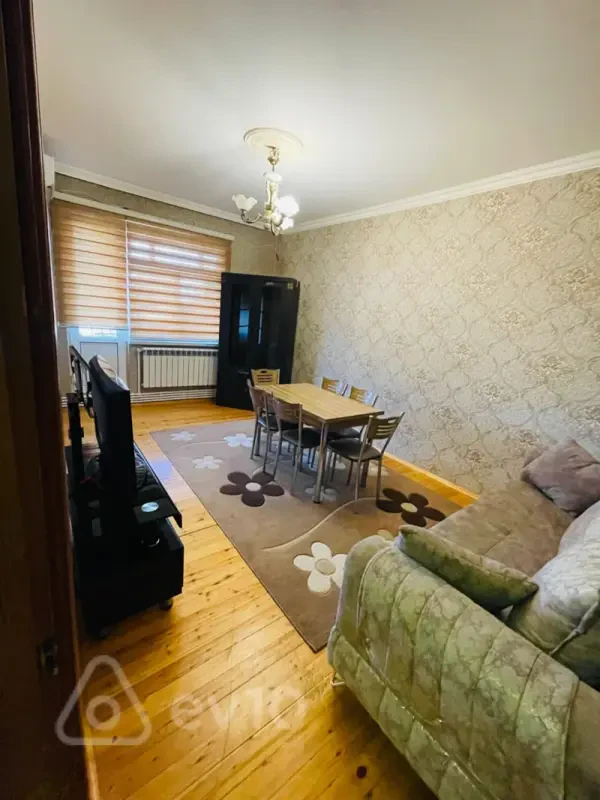 Kirayə verilir 2 otaqlı yeni tikili 50 m²
