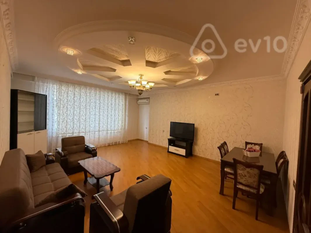 Kirayə verilir 3 otaqlı yeni tikili 150 m²