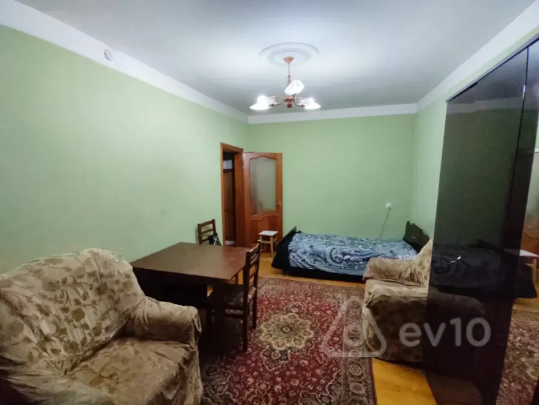 Kirayə verilir 1 otaqlı köhnə tikili 45 m²