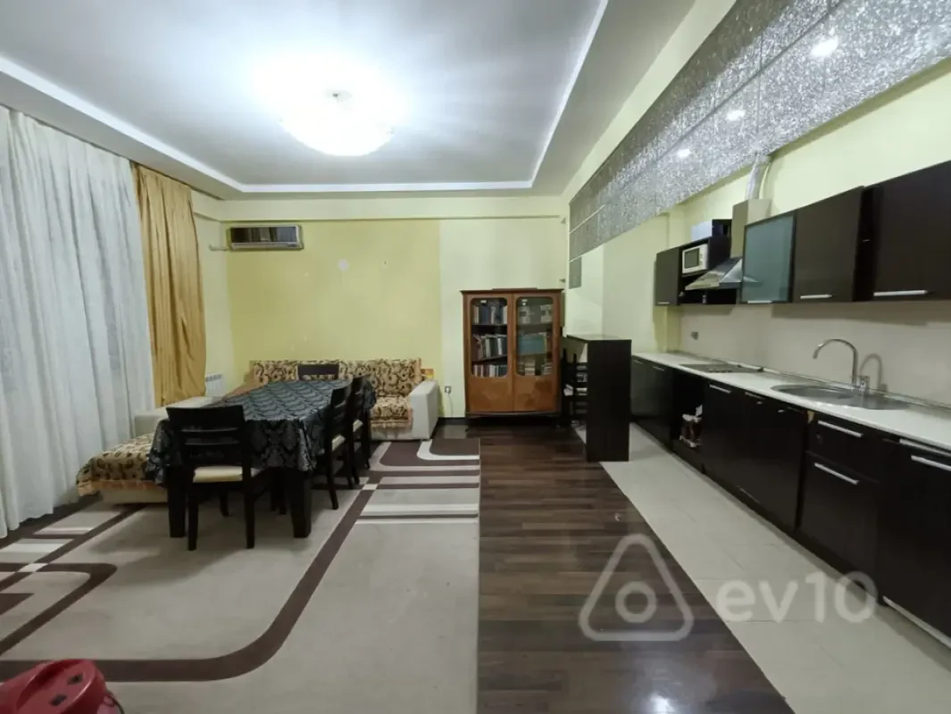 Kirayə verilir 2 otaqlı yeni tikili 65 m²