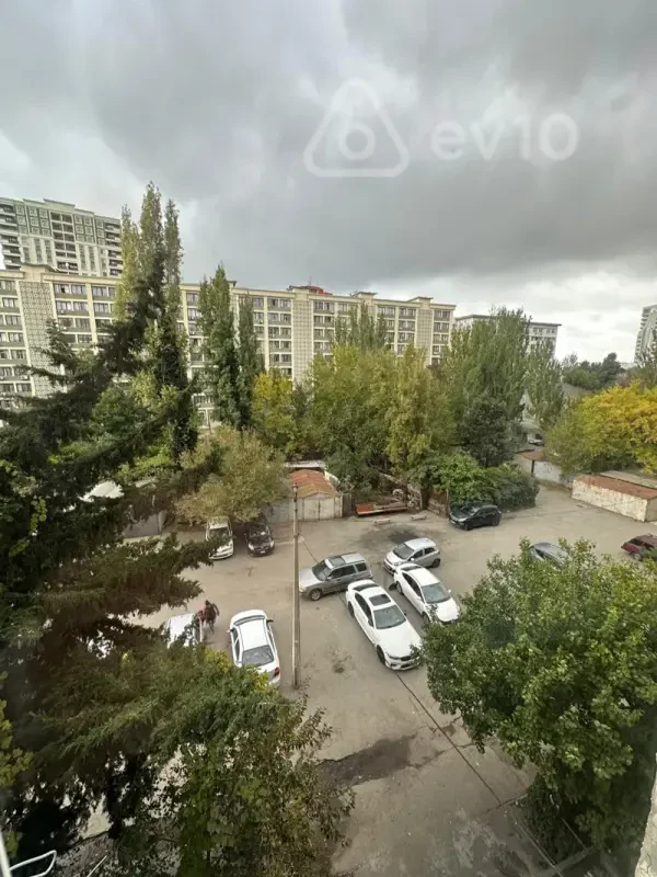 Kirayə verilir 2 otaqlı köhnə tikili 60 m²