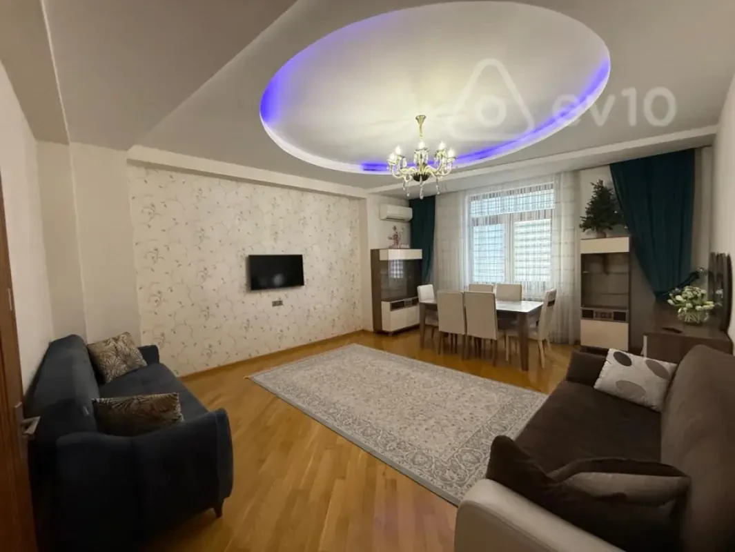 Kirayə verilir 3 otaqlı yeni tikili 130 m²