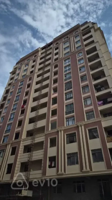 Satılır 3 otaqlı yeni tikili 115 m²