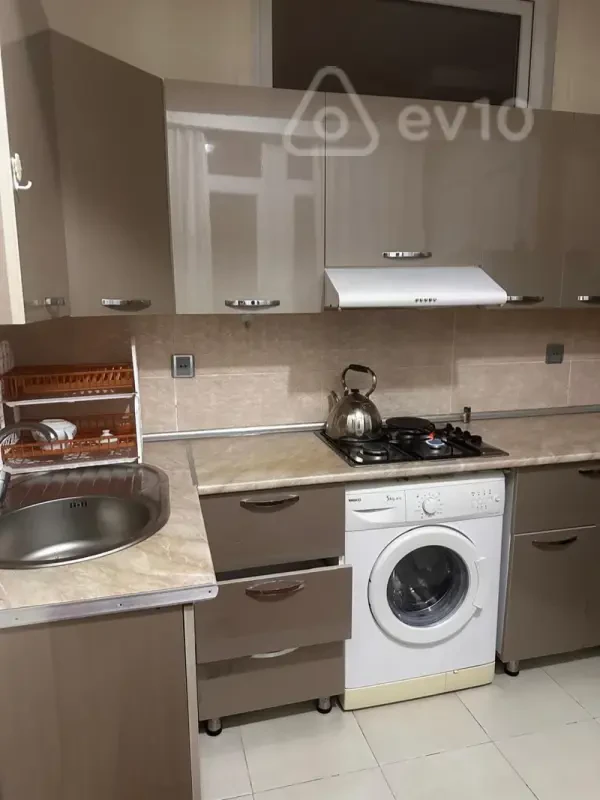 Kirayə verilir 2 otaqlı yeni tikili 68 m²