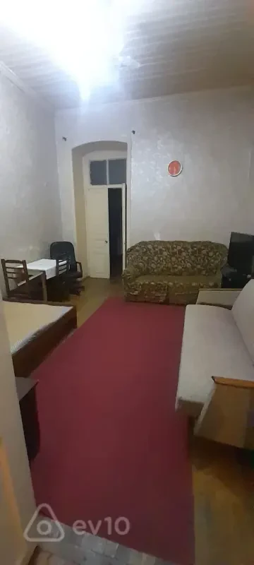 Kirayə verilir 2 otaqlı köhnə tikili 65 m²