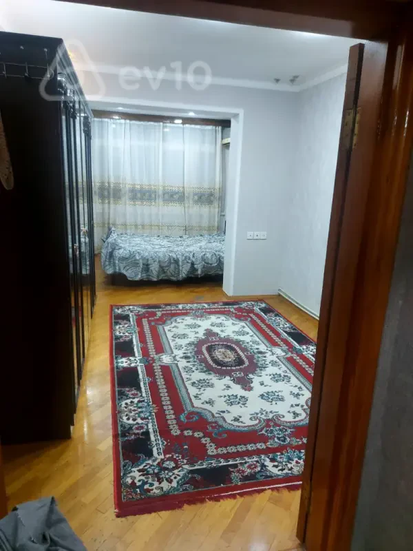 Satılır 2 otaqlı köhnə tikili 55 m²