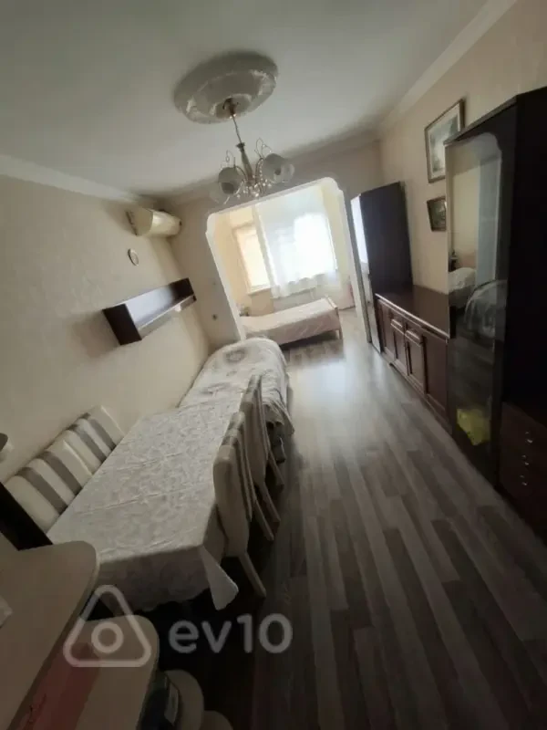 Kirayə verilir 2 otaqlı köhnə tikili 40 m²