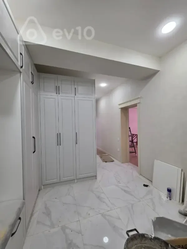 Satılır 2 otaqlı yeni tikili 90 m²