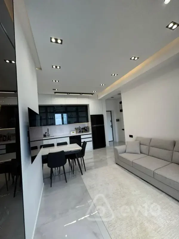 Kirayə verilir 2 otaqlı yeni tikili 52 m²