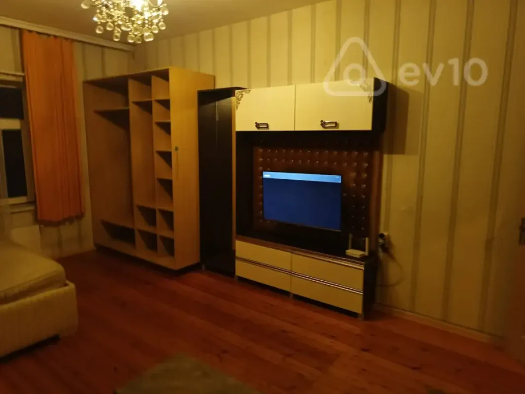 Kirayə verilir 1 otaqlı köhnə tikili 47 m²